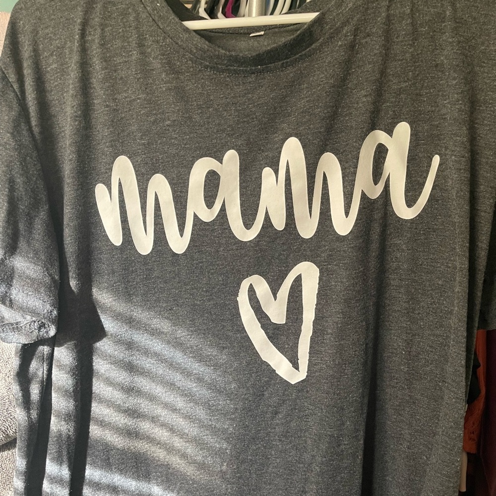 Mama💜 T-shirt